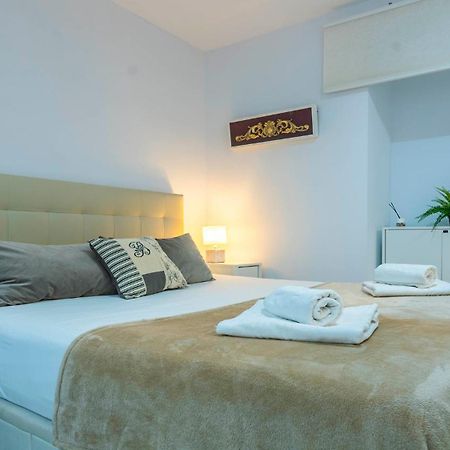 Natural Suite Sevilla Center ภายนอก รูปภาพ
